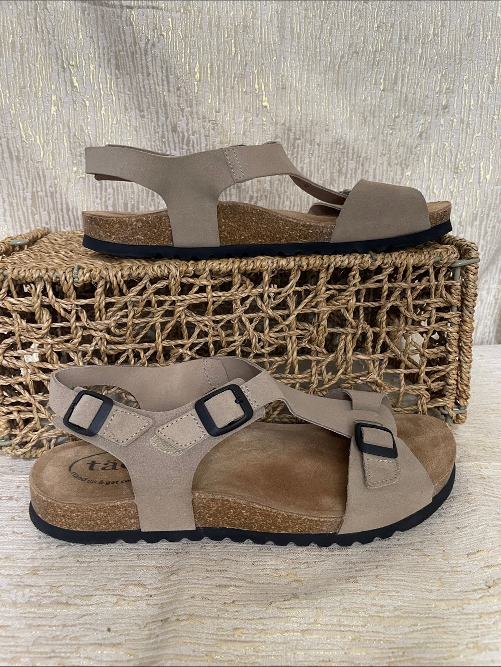 Taos MVP Tan Footwear Taupe Suede Adjustable VELCRO Sandals Sz 10 New